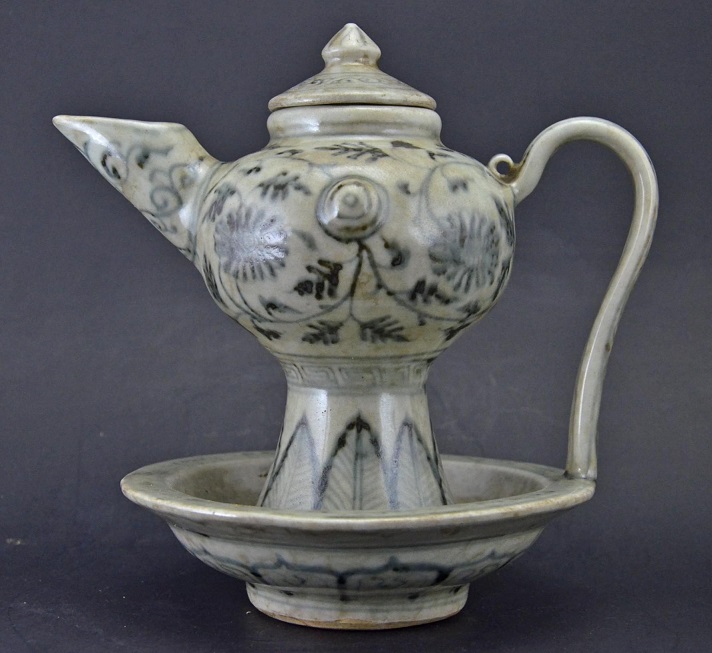  Unique Blue White Ewer and Cover, Early Ming dynasty